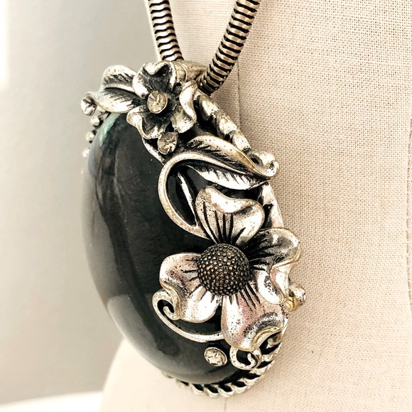 Vintage Ornate Nouveau Huge Pendant Necklace - Picture 3 of 12